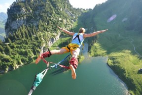 羽毛球赛场焦点！韩国队对阵澳大利亚队，老将回归赛场，再度燃起斗志-半岛体育官网登录